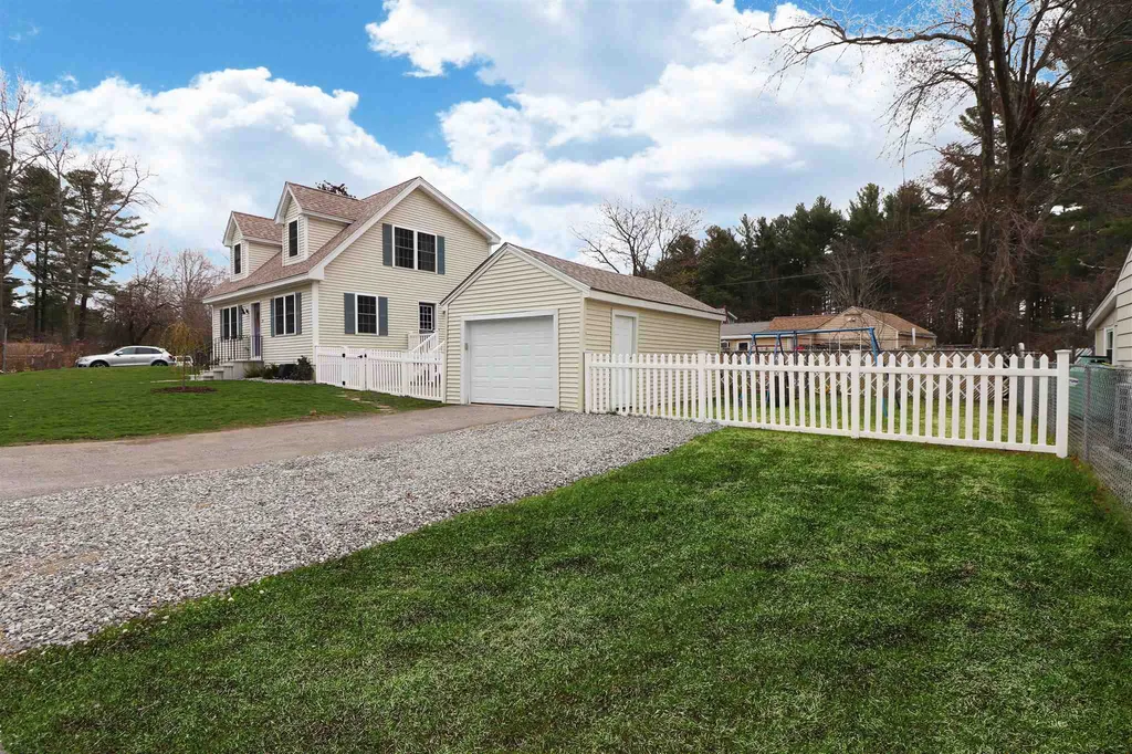 10 Mclaughlin Avenue Salem NH 03079