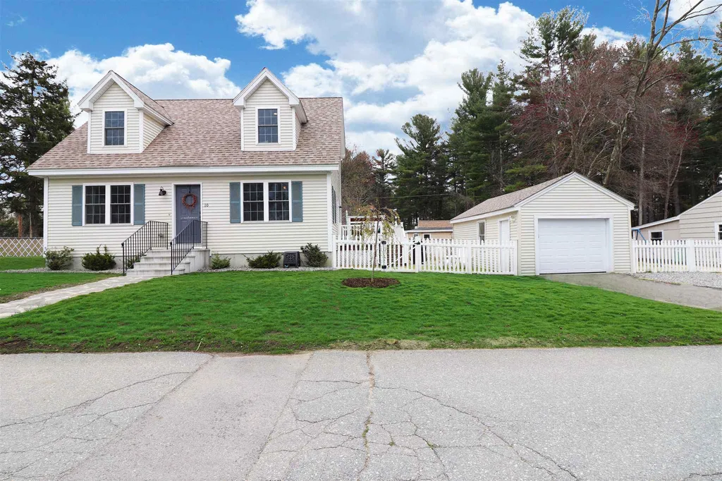 10 Mclaughlin Avenue Salem NH 03079