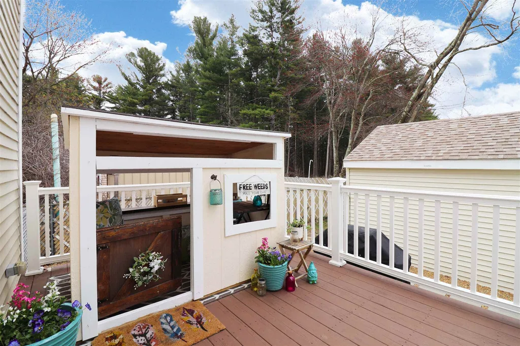 10 Mclaughlin Avenue Salem NH 03079