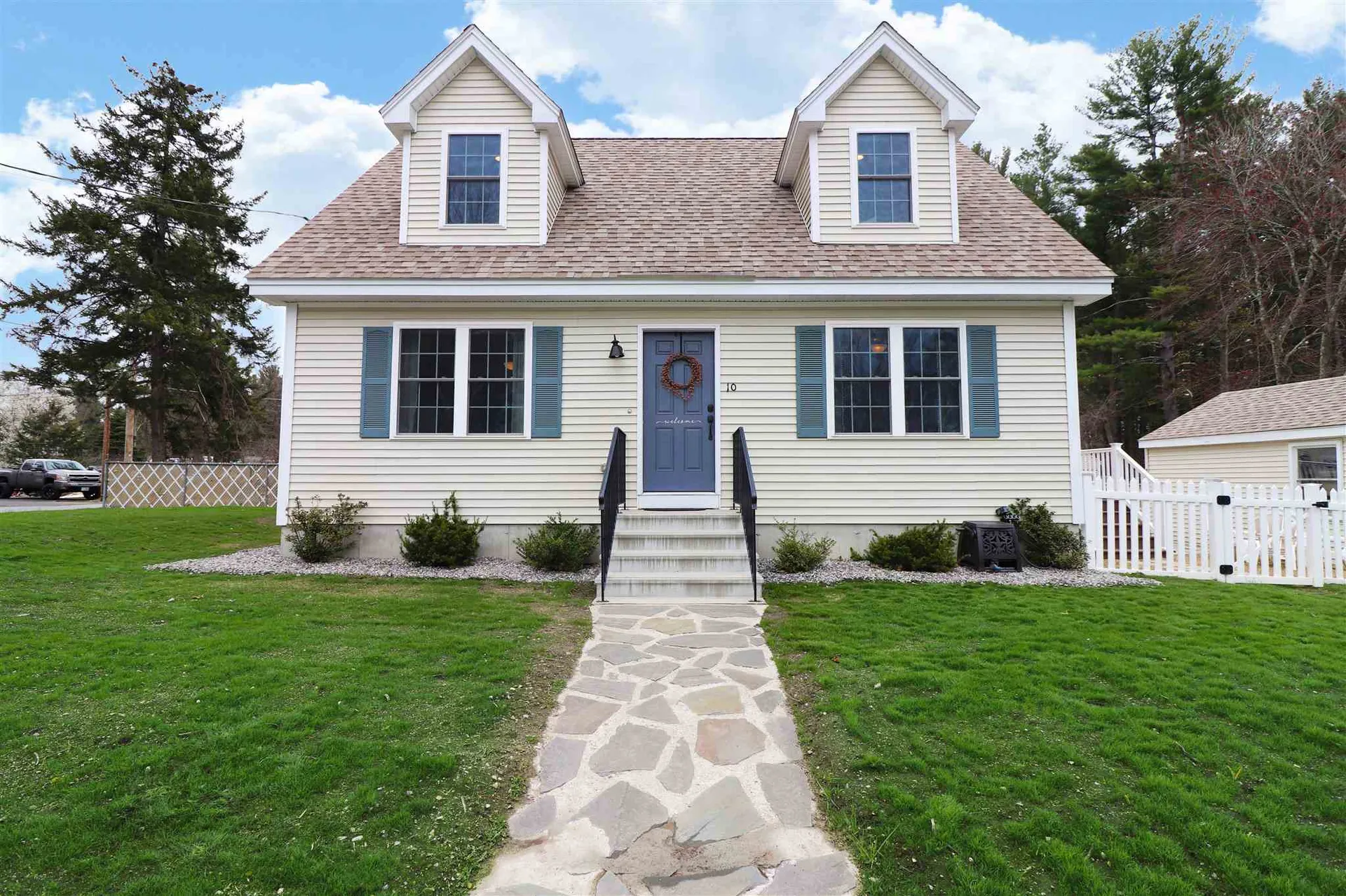 10 Mclaughlin Avenue Salem NH 03079