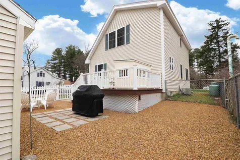 10 Mclaughlin Avenue Salem NH 03079
