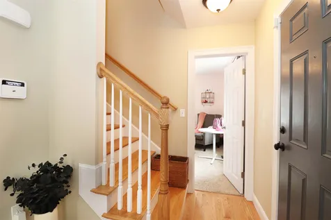 10 Mclaughlin Avenue Salem NH 03079