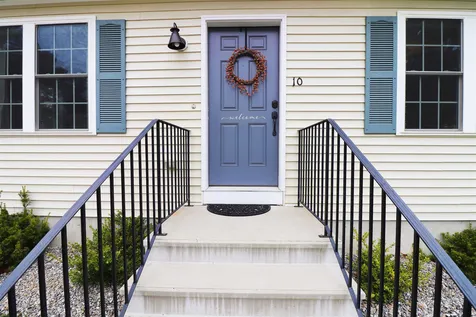 10 Mclaughlin Avenue Salem NH 03079