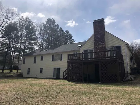 22 Cameron Drive Nashua NH 03062