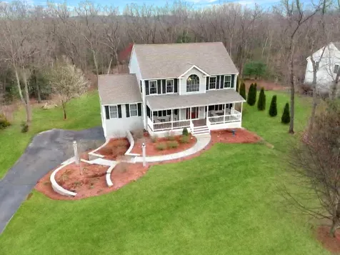 6 Leaor Circle Hudson NH 03051