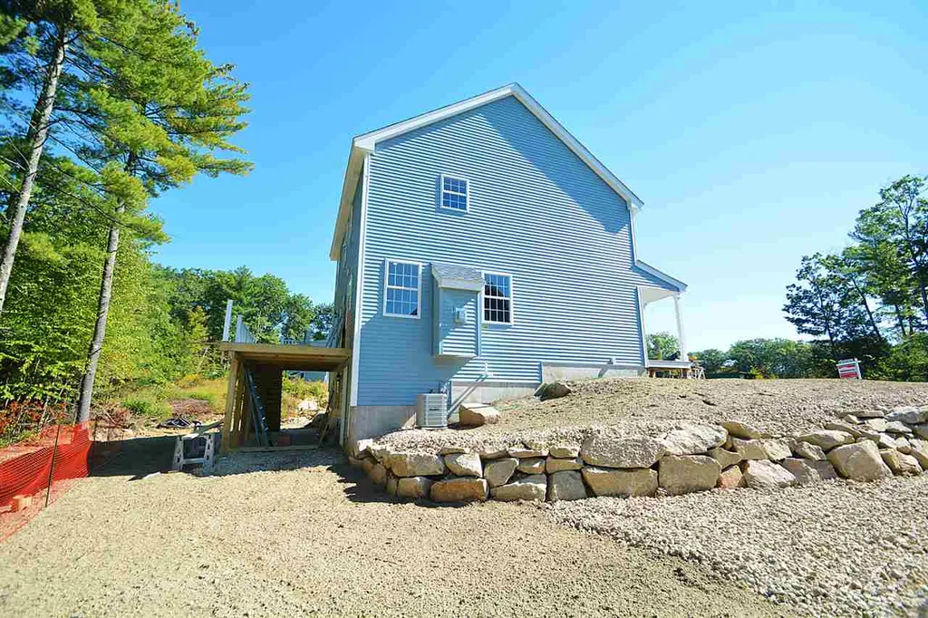 46 Constitution Way Rochester NH 03867