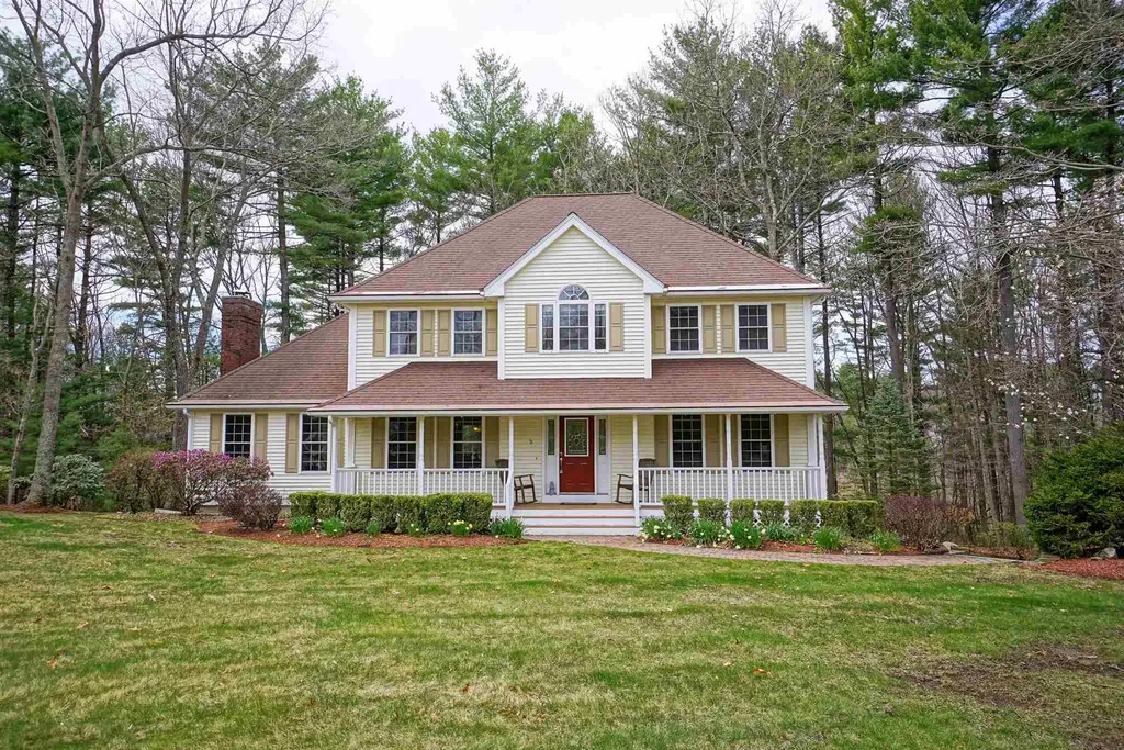 3 Sterling Drive Londonderry NH 03053