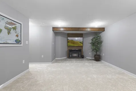 73 S Ridge Drive Manchester NH 03109