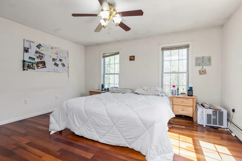 18 Maple Avenue Newton NH 03858