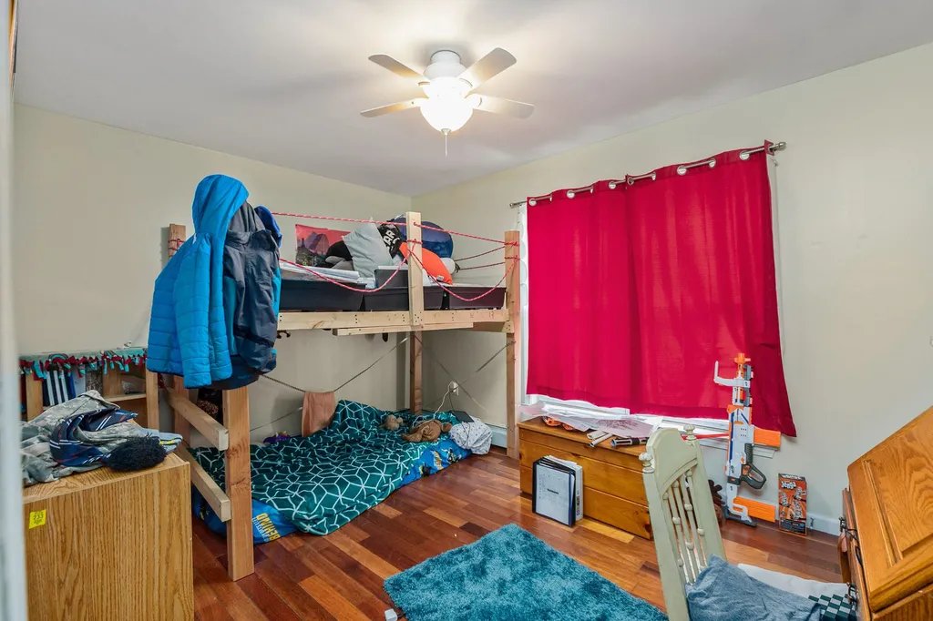 18 Maple Avenue Newton NH 03858