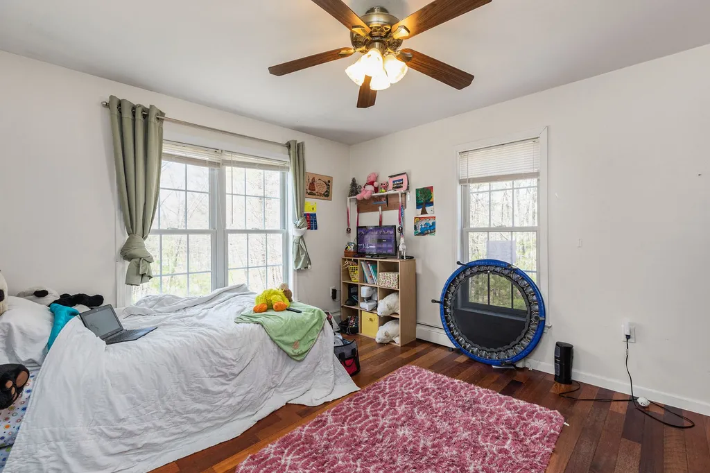18 Maple Avenue Newton NH 03858