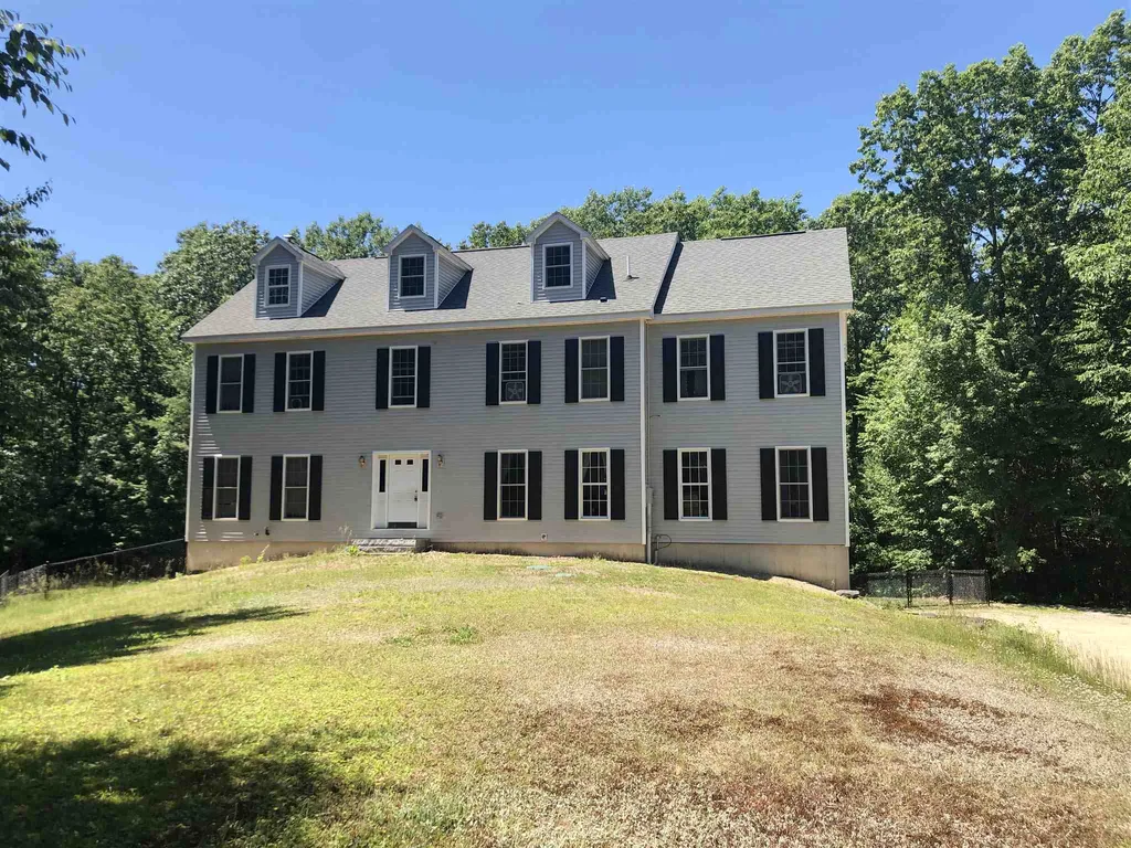 18 Maple Avenue Newton NH 03858