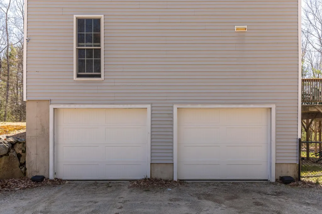 18 Maple Avenue Newton NH 03858