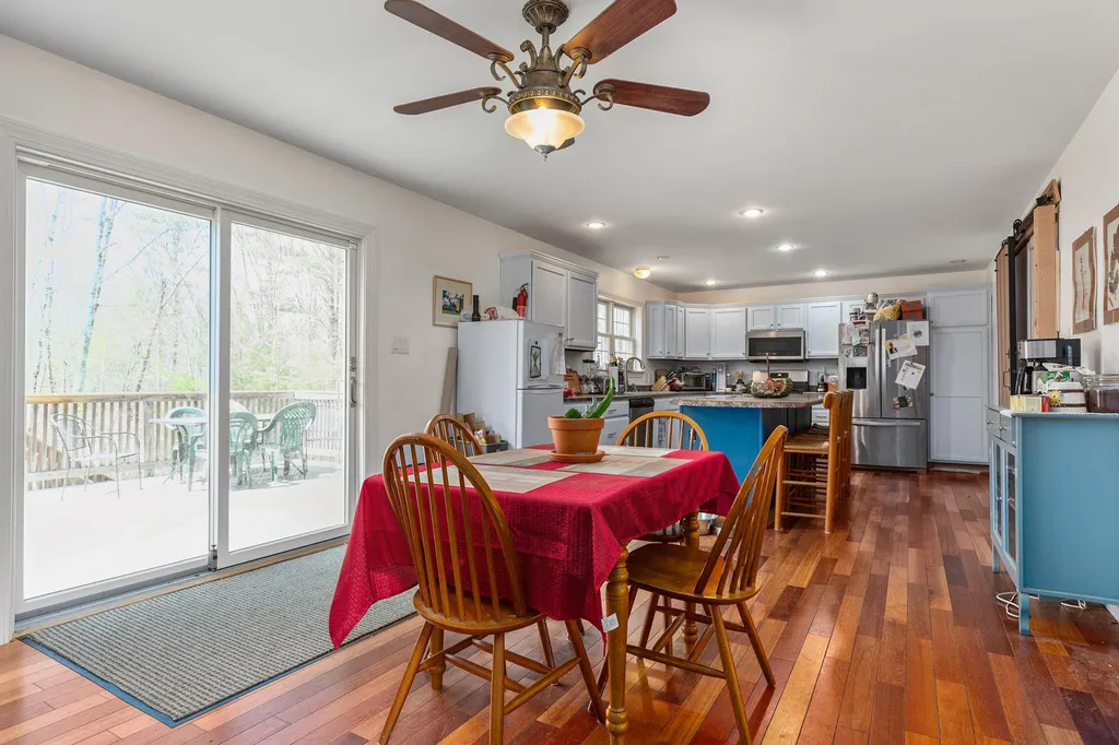 18 Maple Avenue Newton NH 03858