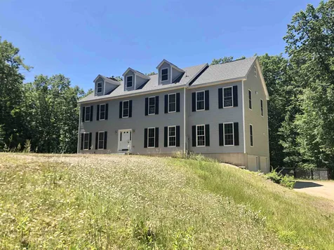 18 Maple Avenue Newton NH 03858