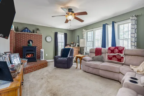 18 Maple Avenue Newton NH 03858