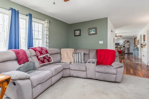 18 Maple Avenue Newton NH 03858