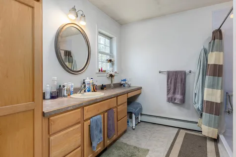 18 Maple Avenue Newton NH 03858