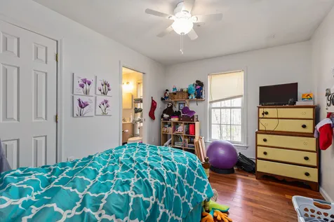 18 Maple Avenue Newton NH 03858