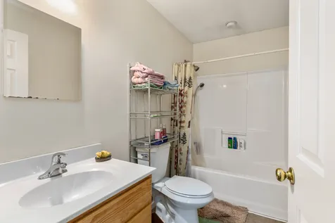 18 Maple Avenue Newton NH 03858