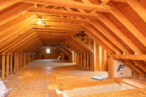 18 Maple Avenue Newton NH 03858