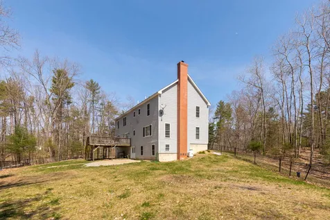 18 Maple Avenue Newton NH 03858