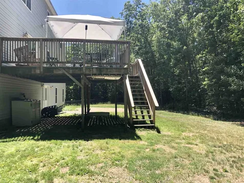18 Maple Avenue Newton NH 03858