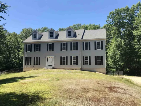 18 Maple Avenue Newton NH 03858