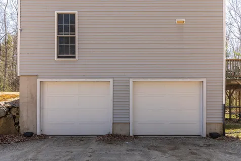 18 Maple Avenue Newton NH 03858