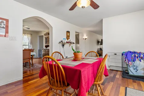 18 Maple Avenue Newton NH 03858