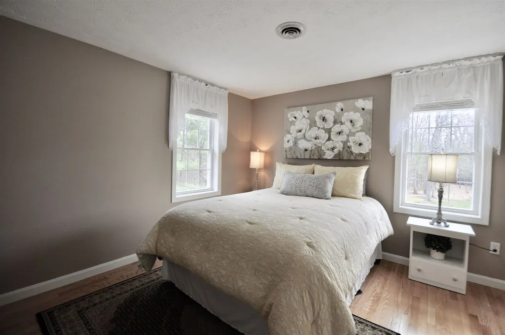 19 Hampstead Road Merrimack NH 03054