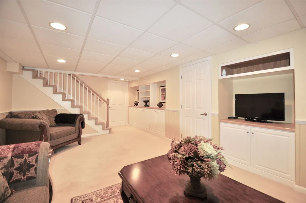19 Hampstead Road Merrimack NH 03054