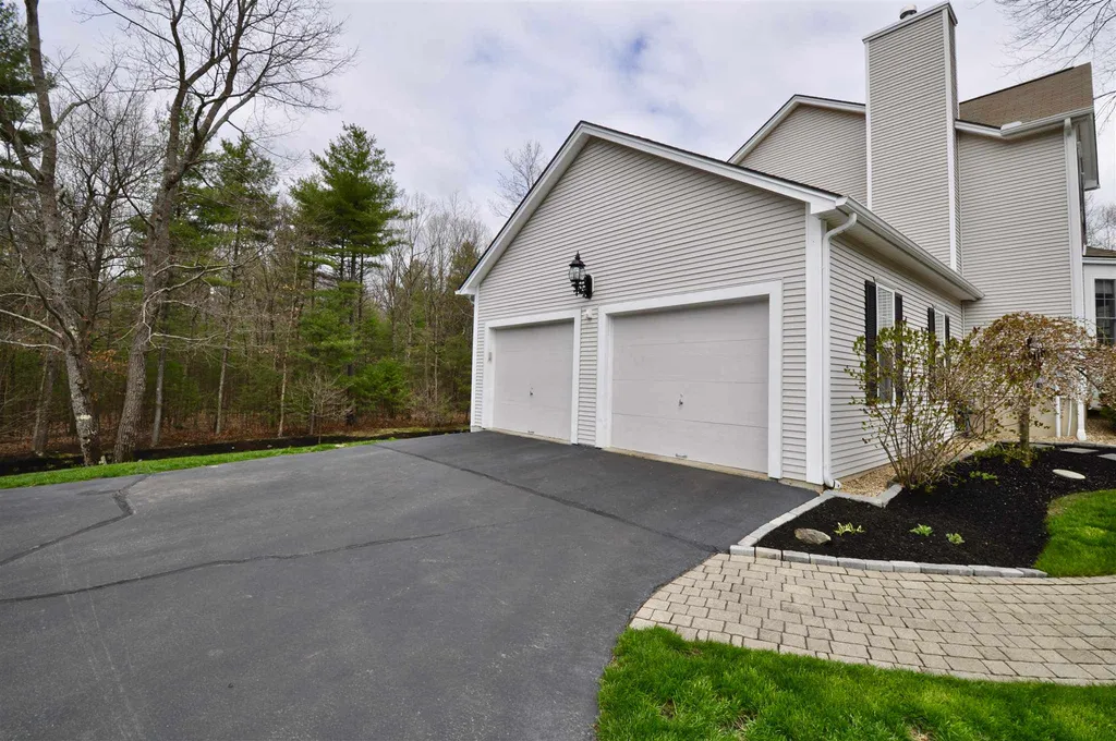 19 Hampstead Road Merrimack NH 03054