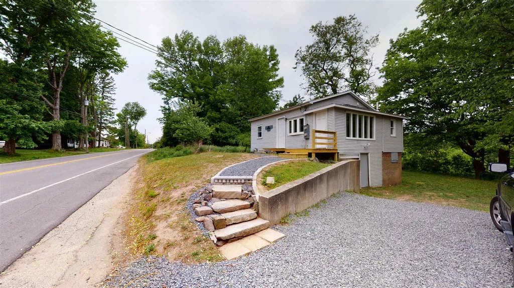 586 Silver Street Rollinsford NH 03869