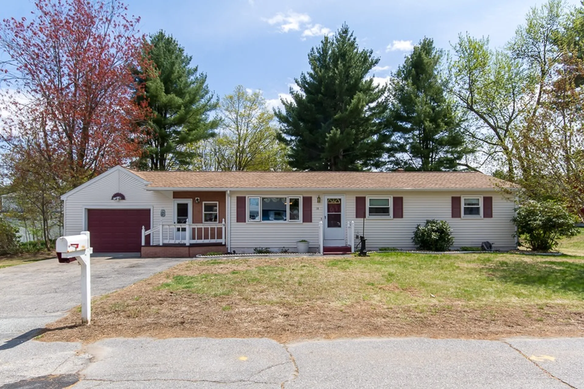 18 Seminole Drive Nashua NH 03063