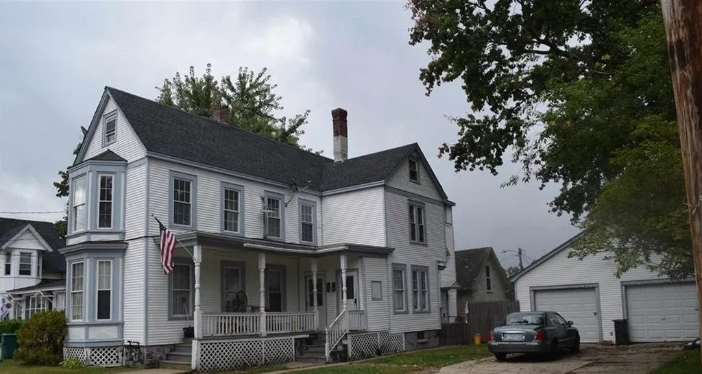 27 Leonard Street Rochester NH 03867