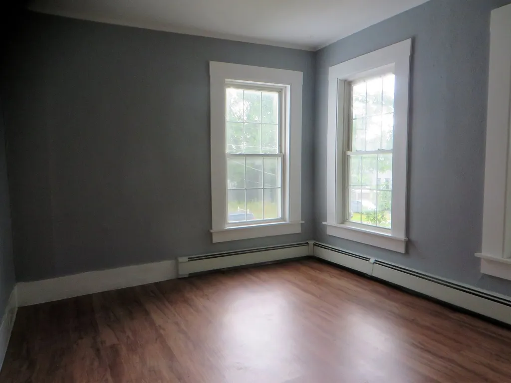 27 Leonard Street Rochester NH 03867