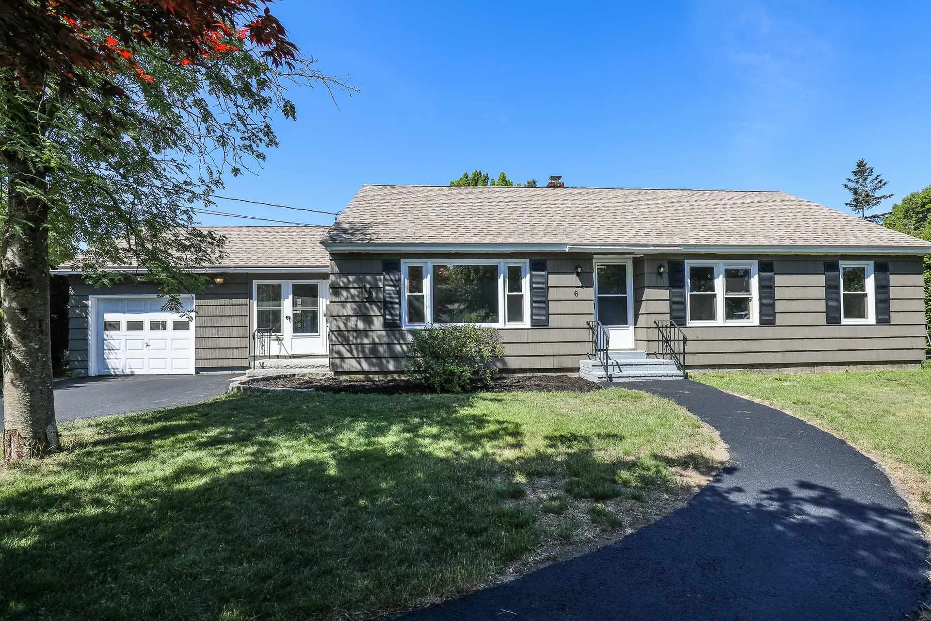 6 Newton Street Hudson NH 03051