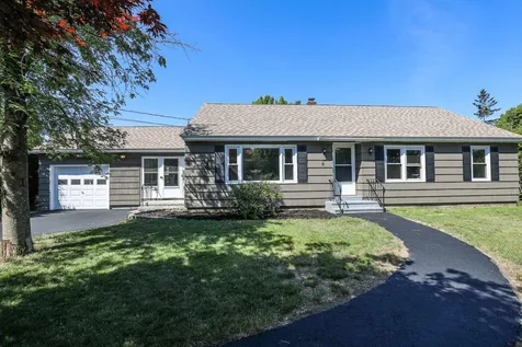 6 Newton Street Hudson NH 03051
