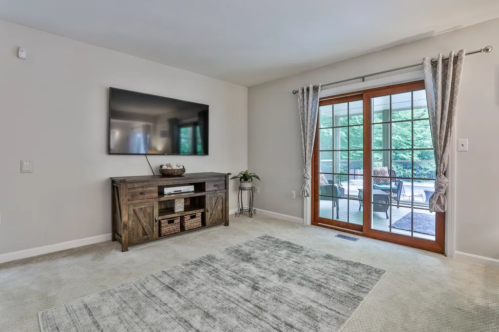 5 Hillside Drive Brookline NH 03033