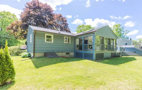 15 Cleveland Drive Portsmouth NH 03801