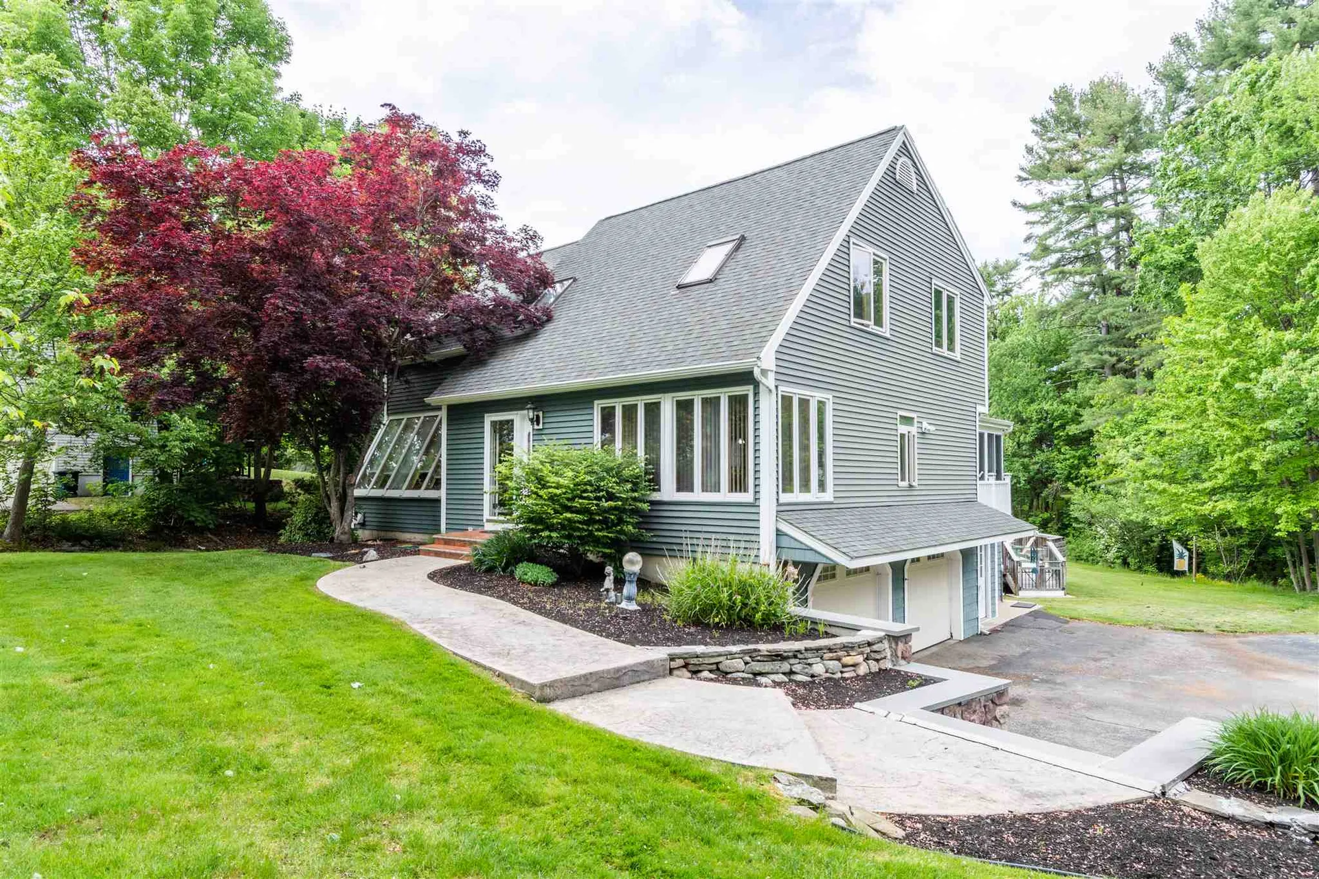 18 Bicentennial Drive Nashua NH 03062
