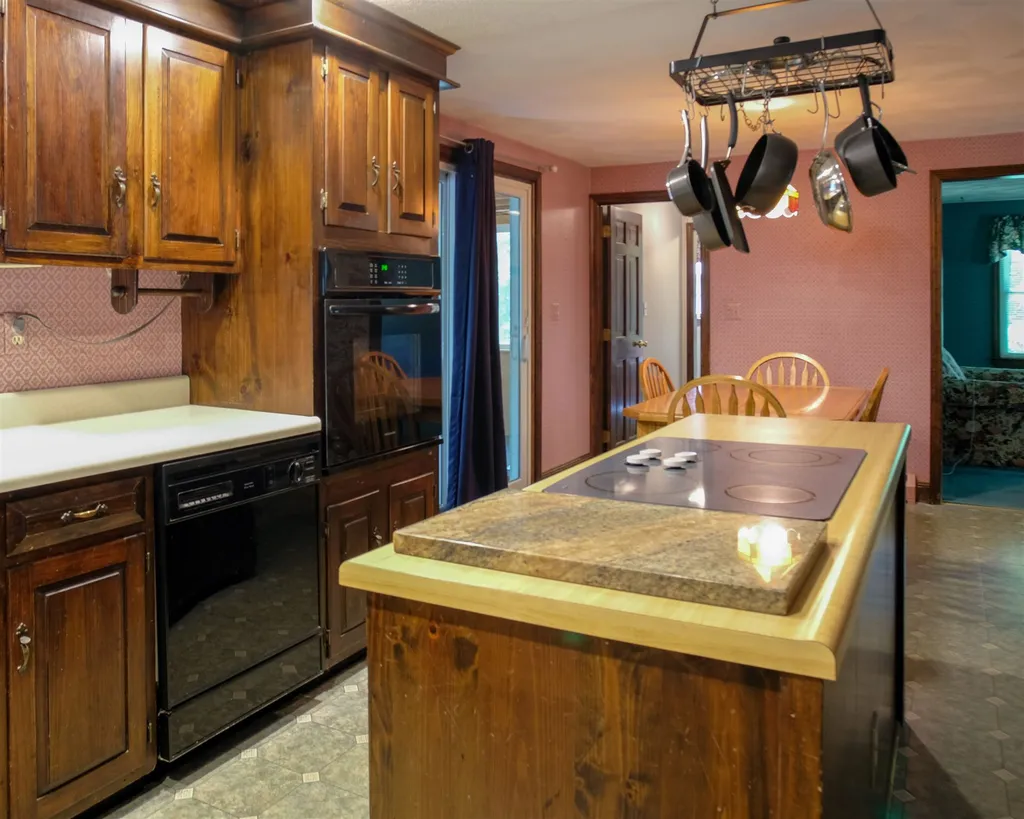 224 Oak Ridge Road Plaistow NH 03865