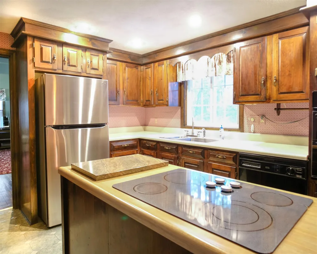 224 Oak Ridge Road Plaistow NH 03865