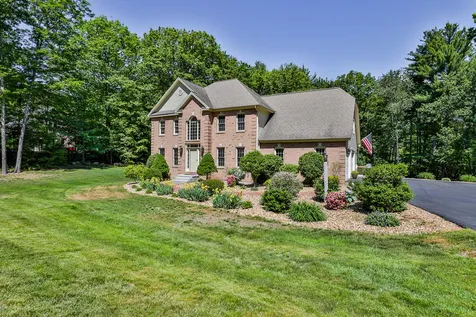 10 Newfane Road Bedford NH 03110
