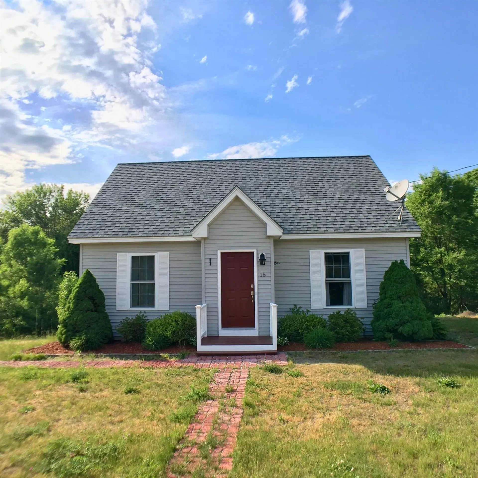 15 Mildred Avenue Raymond NH 03077