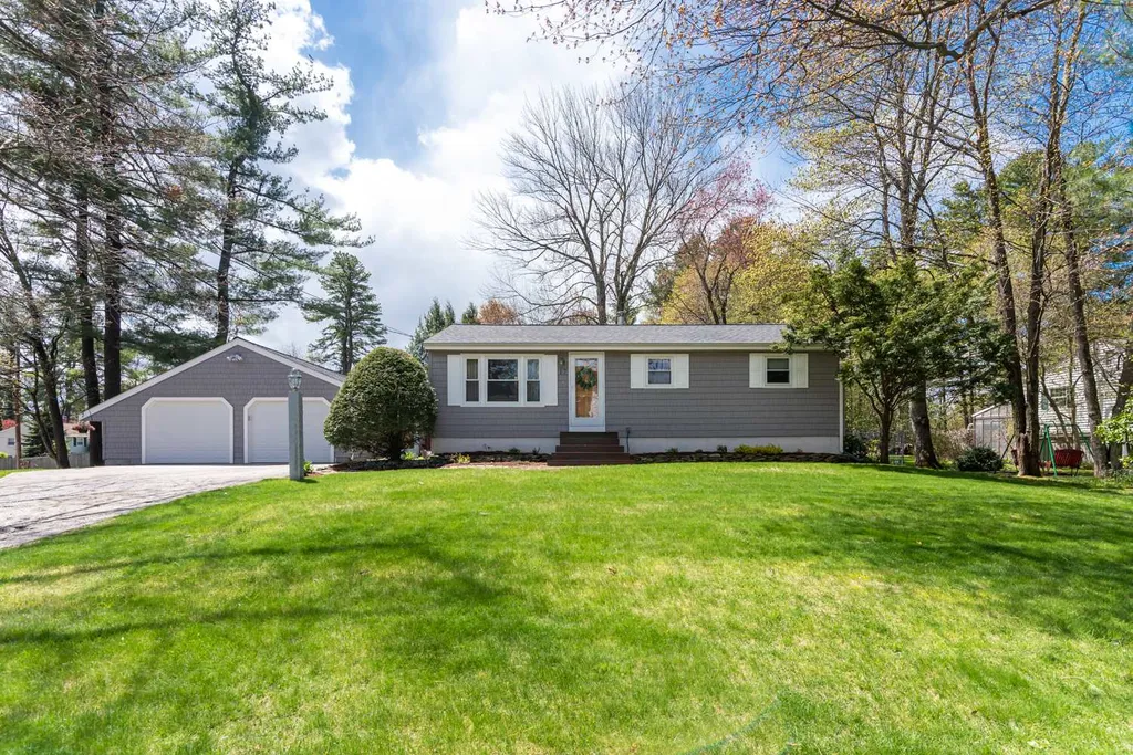 17 Hilton Drive Merrimack NH 03054