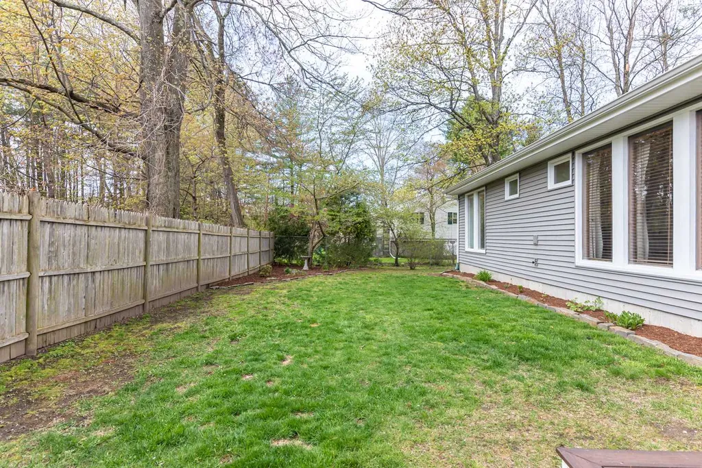 17 Hilton Drive Merrimack NH 03054