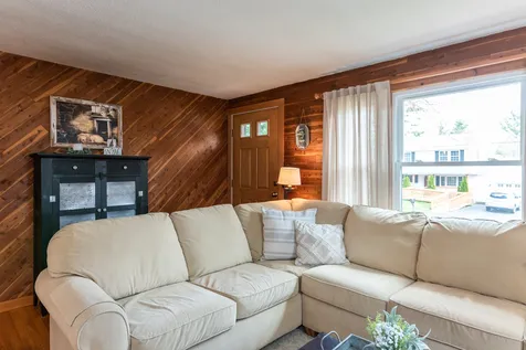 17 Hilton Drive Merrimack NH 03054