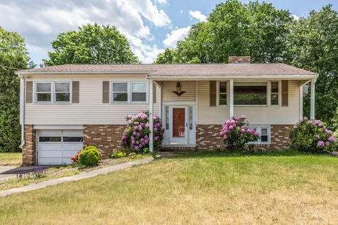 9 Scotland Avenue Salem NH 03079